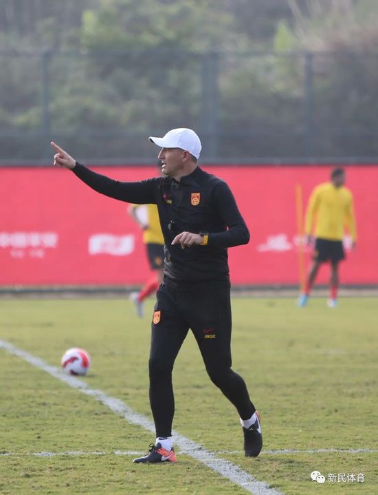 大胸美女诱惑